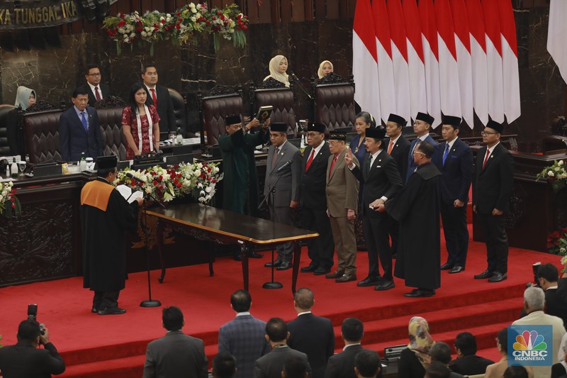 Pelantikan pimpinan MPR RI periode 2024-2029 di gedung DPR/MPR RI, Jakarta, Kamis (3/10/2024). (CNBC Indonesia/Muhammad Sabki)