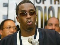 Pestanya Disorot Dunia, P. Diddy Mental dari Daftar Orang Terkaya