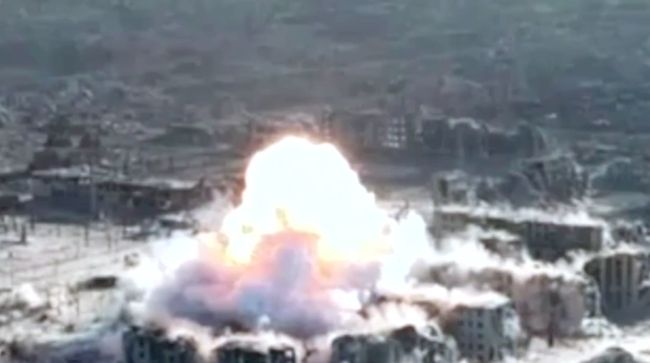 Bak Bom Atom! Potret Rusia Bombardir Ukraina Pakai Bom Vakum 9.000 Kg