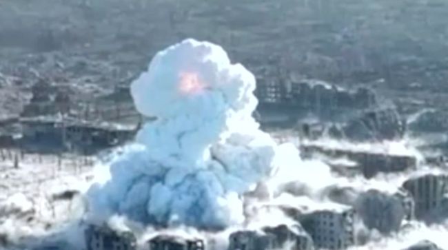 Like an atomic bomb! Photo of Russia Bombing Ukraine using 9,000 Kg Vacuum Bombs