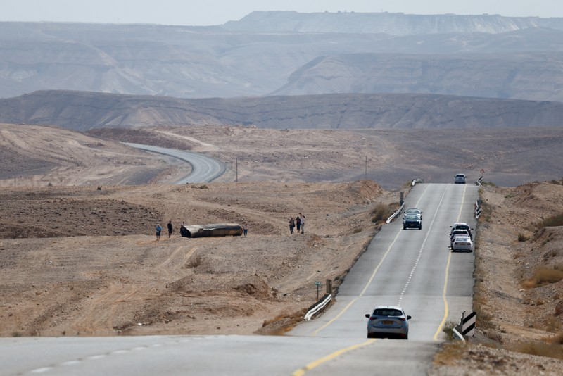 Sisa-sisa rudal balistik yang tergeletak di padang pasir, menyusul serangan Iran terhadap Israel di dekat Kota Selatan Arad, Israel, Rabu (2/10/2024). (REUTERS/Amir Cohen) Sisa-sisa rudal balistik yang tergeletak di padang pasir, menyusul serangan Iran terhadap Israel di dekat Kota Selatan Arad, Israel, Rabu (2/10/2024). (REUTERS/Amir Cohen)