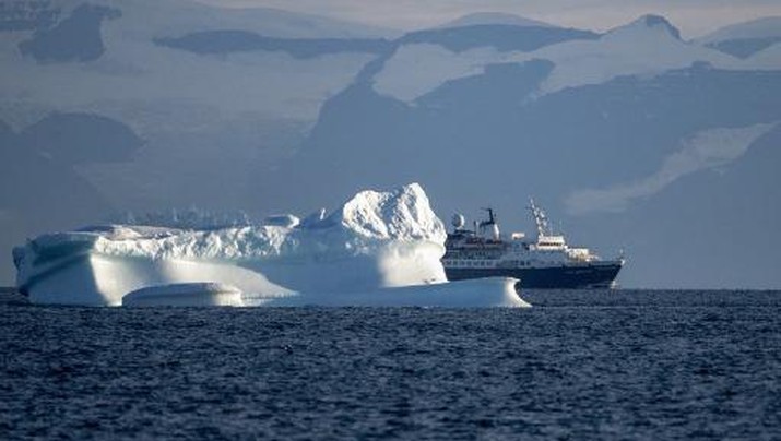 A tourist charter vessel 