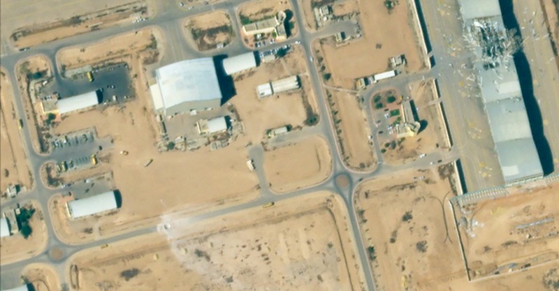 Gambar citra satelit menampilkan kondisi Pangkalan Udara Nevatim usai serangan salvo rudal balistik milik Iran ke Israel pada Selasa (1//10) malam waktu setempat. (Planet Labs PBC via AP) Gambar citra satelit menampilkan kondisi Pangkalan Udara Nevatim usai serangan salvo rudal balistik milik Iran ke Israel pada Selasa (1//10) malam waktu setempat. (Planet Labs PBC via AP)