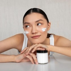 Duh! Ahli Temukan Mikroplastik di Lipstik hingga Sunscreen