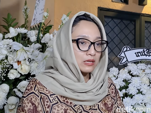 Anak Selalu Ingat Pesan Marissa Haque, Rumah dan Taman Harus Dirawat