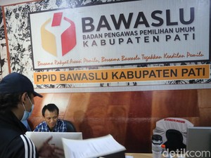 Foto Bareng Paslon Bupati Pati, 2 Kepala OPD-1 Kabag Diperiksa Bawaslu