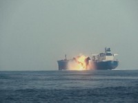 Laut Merah Kembali Membara, Kapal Perang Amerika Dirudal & Didrone