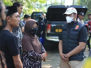 Keluarga Pasrah Makam Siswa MTs Blitar Tewas Dilempar Kayu Dibongkar