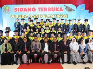 Pjs Bupati Kediri Minta Peran Wisudawan STIkes Ganesha Husada Atasi Stunting