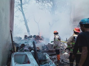 Gudang Rongsok di Jetis Bantul Ludes Terbakar, Kerugian Capai Rp 100 Juta