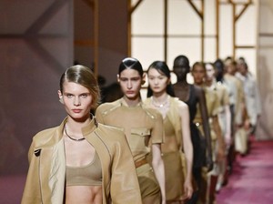 Fashion Show Diwarnai Protes, Aktivis Desak Hermes Setop Pakai Kulit Hewan
