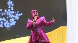 Video: Elvy Sukaesih Bakal Sepanggung Lagi Bareng Tokyo Ska Paradise Orchestra