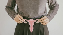 Ramai Wanita Curhat Idap Kista Ovarium 5 Kg, Ini Gejala yang Harus Diwaspadai
