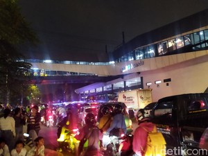 Jalan Ir Juanda Jakpus Macet, Klakson Kendaraan Saling Bersahutan