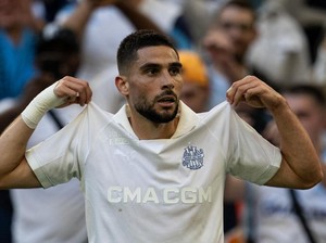 Neal Maupay 2 Kartu Kuning dalam 3 Menit Saat Lawan Sudah 10 Pemain