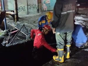 Pemotor di Bogor Terseret Arus Selokan Saat Hujan Semalam, Alami Luka-luka