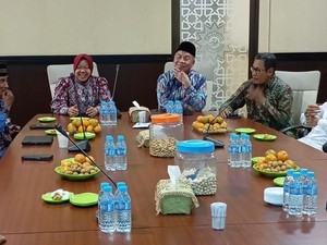 Risma Bahas 3 Agenda Strategis Saat Bertemu Pimpinan Muhammadiyah Jatim