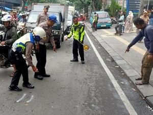 Terjatuh dari Motor gegara Jalan Licin, Yogas Tewas di Kopo Bandung