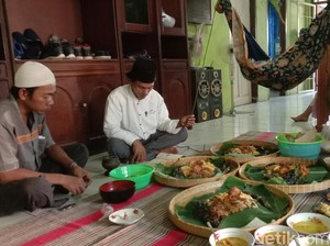 Melihat Tradisi Ngayun dan Pemberian Nama Bayi di Indramayu