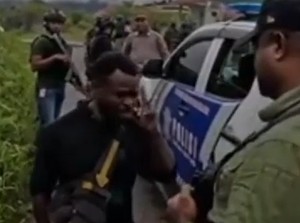 Momen Pria Dogiyai Adang Pengawal Paslon Gubernur Minta Uang Permisi Rp 1 M