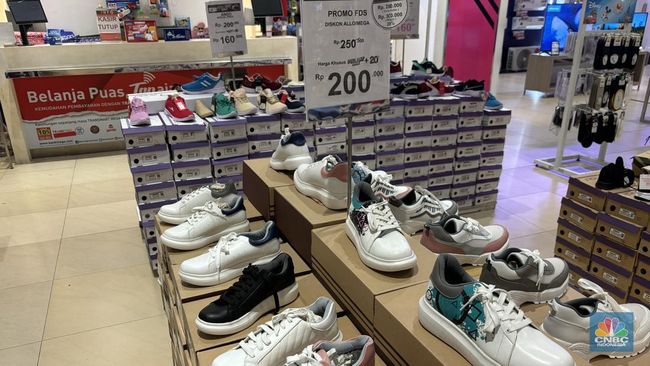 Aneka Sepatu Stylish Diskon di Transmart Full Day Sale