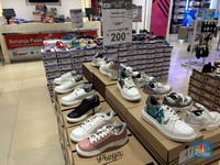 Aneka Sepatu Stylish Diskon di Transmart Full Day Sale