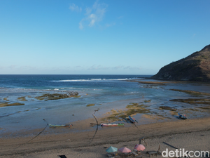 Temukan Ketenangan di Pantai Areguling Lombok Tengah