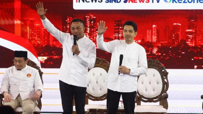 Pasangan Calon Gubernur dan Wakil Gubernur no urut 01 Ridwan Kamil-Suswono di acara Debat Pertama Calon Gubernur dan Calon Wakil Gubernur DKI Jakarta. (Detikcom/Andhika Prasetia)