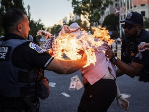 Pria di AS Bakar Diri Saat Demo Tuntut Gencatan Senjata di Gaza