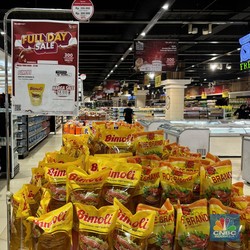 Jelang Akhir Tahun, Belanja Sembako Murah di Transmart Full Day Sale