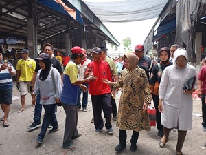 Cagub Risma Dapat Dukungan dari Pedagang Pasar Induk Kediri