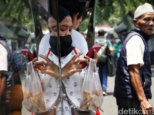 Adakah Jalan Keluar untuk Kelas Menengah yang Tercekik Utang?