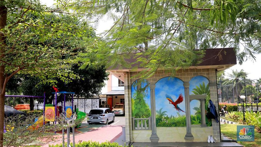 Suasana komplek perumahan rumah jabatan anggota DPR di kawasan Kalibata, Senin (7/10/2024). Anggota DPR RI periode 2024-2029 tidak akan mendapat rumah dinas (rumdin). Sebagai gantinya, anggota DPR RI akan menerima tunjangan yang diperkirakan setara dengan rumah 3 kamar di sekitar Gedung DPR RI. (CNBC Indonesia/Muhammad Sabki)