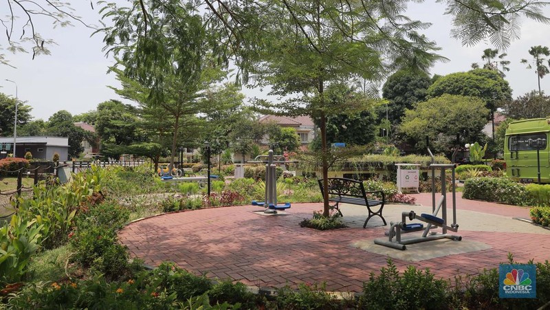 Suasana komplek perumahan rumah jabatan anggota DPR di kawasan Kalibata, Senin (7/10/2024). Anggota DPR RI periode 2024-2029 tidak akan mendapat rumah dinas (rumdin). Sebagai gantinya, anggota DPR RI akan menerima tunjangan yang diperkirakan setara dengan rumah 3 kamar di sekitar Gedung DPR RI. (CNBC Indonesia/Muhammad Sabki)