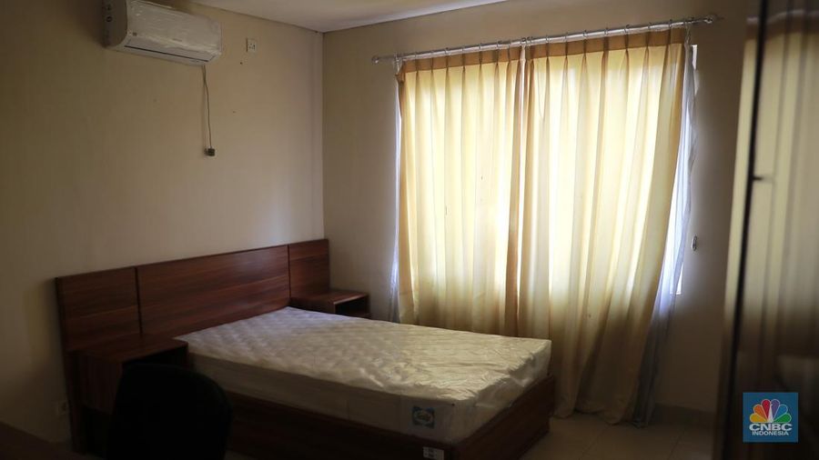 Suasana komplek perumahan rumah jabatan anggota DPR di kawasan Kalibata, Senin (7/10/2024). Anggota DPR RI periode 2024-2029 tidak akan mendapat rumah dinas (rumdin). Sebagai gantinya, anggota DPR RI akan menerima tunjangan yang diperkirakan setara dengan rumah 3 kamar di sekitar Gedung DPR RI. (CNBC Indonesia/Muhammad Sabki)