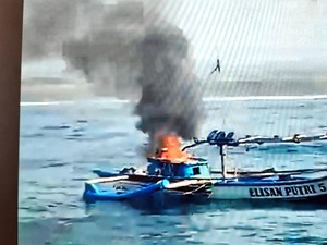 Viral Kebakaran Perahu Congkreng di Sukabumi, Nakhoda Selamat Lompat ke Laut