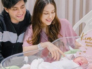 Welcome to The World! Vicy Melanie Lahirkan Bayi Perempuan