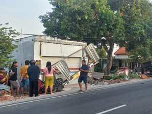 2 Emak-emak Tertabrak Truk di Mojokerto, 1 Tewas-1 Kritis