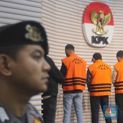 Ada OTT KPK, Uang Rp12 M di Dalam Koper dan Kardus Diamankan