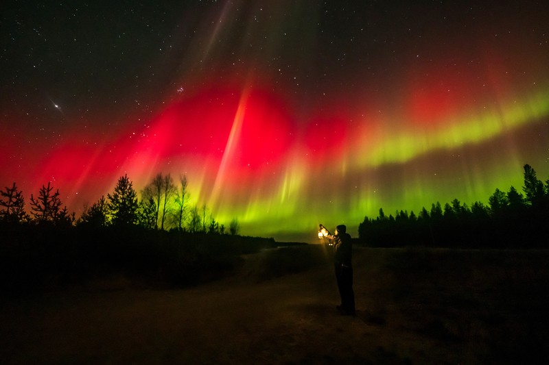 Pemandangan cahaya utara atau aurora di atas langit Sodankyla, Lapland, Finlandia, 7 Oktober 2024. (via REUTERS/All About Lapland/Alexander Kuzn) Pemandangan cahaya utara atau aurora di atas langit Sodankyla, Lapland, Finlandia, 7 Oktober 2024. (via REUTERS/All About Lapland/Alexander Kuzn)
