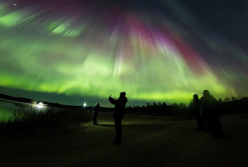 Pemandangan cahaya utara atau aurora di atas langit Sodankyla, Lapland, Finlandia, 7 Oktober 2024. (via REUTERS/All About Lapland/Alexander Kuzn) Pemandangan cahaya utara atau aurora di atas langit Sodankyla, Lapland, Finlandia, 7 Oktober 2024. (via REUTERS/All About Lapland/Alexander Kuzn)