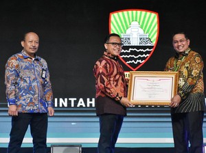 Pemkab Sumedang Raih Penghargaan Pelayanan Publik Terbaik dari MenPAN-RB