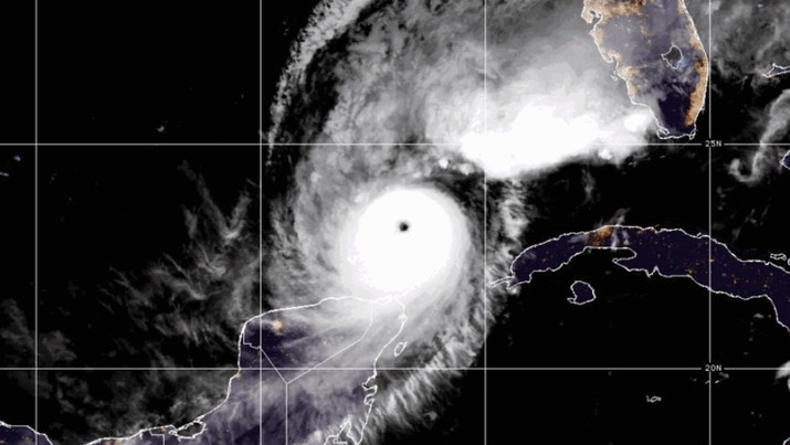 Badai Milton (tangkapan layar noaa)