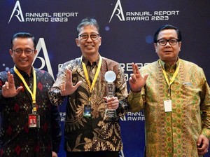Konsisten Terapkan GCG, Bank Jatim Raih Penghargaan Annual Report Award
