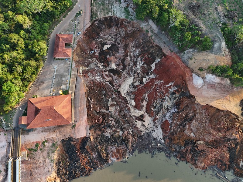 A drone view of a destroyed port after the worst-ever recorded drought provoked a landslide on the banks of the Solimoes River in Manacapuru, Amazonas State, Brazil, October 8, 2024. REUTERS/Bruno Kelly