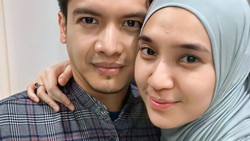 Dimas Seto-Dhini Aminarti ke Rumah Duka Ayah Baim Wong, Ungkap Kondisi Paula Verhoeven