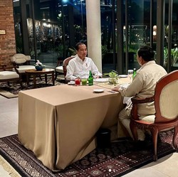 Jokowi Makan Malam Bareng Prabowo 2 Jam Lebih, Sambil Bahas ini