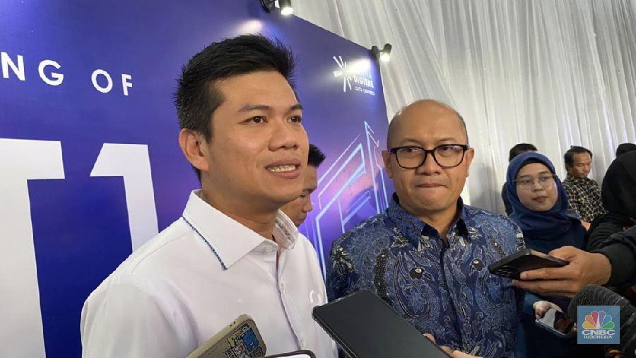 Ketua Umum APJII, Muhammad Arif dalam Grand Opening JST1 Pusat Data Tier IV Bersama Digital Data Centres (BDDC), di Jakarta, Rabu (9/10/2024). (CNBC Indonesia/
Novina Putri Bestari)