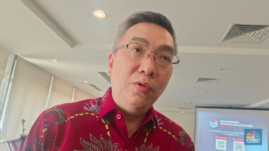 Ketua Umum Hippindo Budihardjo Iduansjah saat ditemui di Hotel Santika ICE BSD City, Tangerang, Banten, Rabu (9/10/2024). (CNBC Indonesia/
Martyasari Rizky)