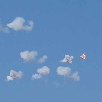 Potret Hizbullah Vs Israel Bertempur Sengit di Langit Lebanon